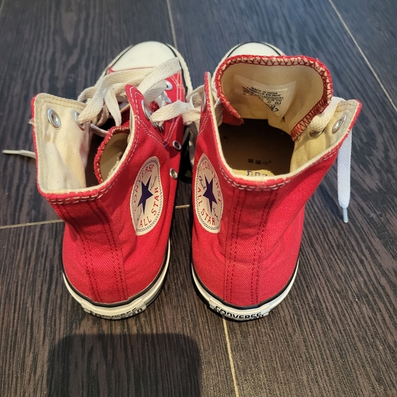 Converse High Top - Red 6.5 [SOLD] - Picture 5 of 6